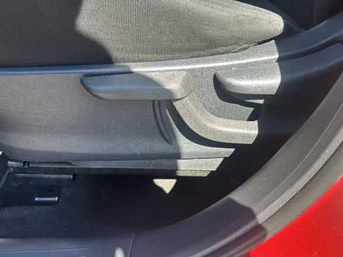Used 2020 Nissan Kicks SR FWD image 16