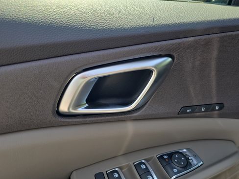 New 2026 Kia Carnival EX FWD image 19