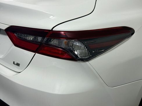 Used 2021 Toyota Camry LE FWD image 33