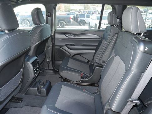 New 2025 Jeep Grand Cherokee L Laredo w/ Luxury Tech Group I image 22