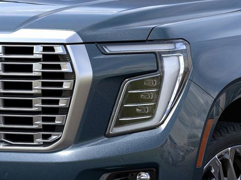 New 2026 GMC Yukon Denali w/ Denali Reserve Package AWD/4WD image 10