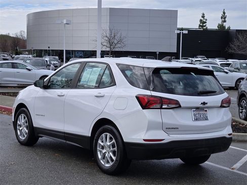 Used 2023 Chevrolet Equinox LS image 6