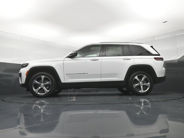 New 2026 Jeep Grand Cherokee Limited w/ Luxury Tech Group II AWD/4WD image 21