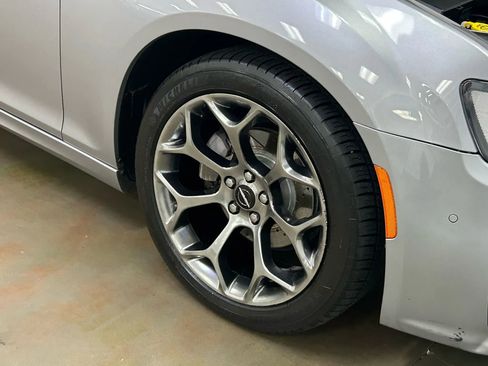 Used 2018 Chrysler 300 S w/ 300S Premium Group image 18