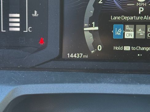 Used 2025 Toyota 4Runner SR5 image 40