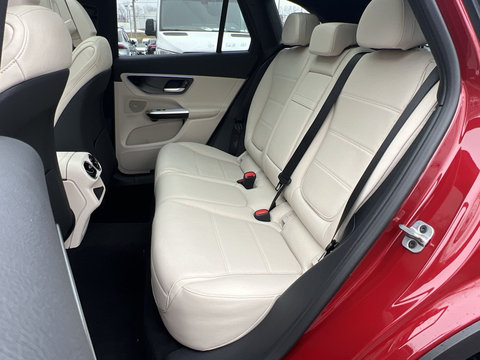 Used 2026 Mercedes-Benz GLC 300 4MATIC image 24