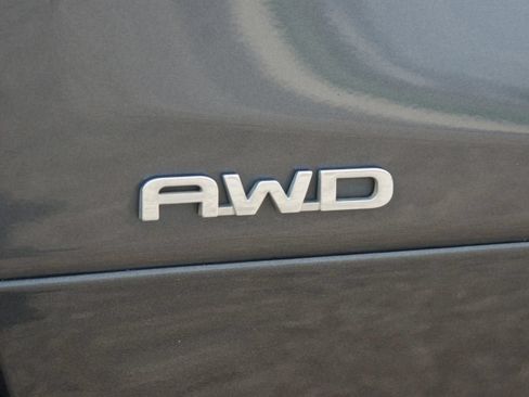 Used 2021 Toyota Highlander XLE AWD/4WD image 20