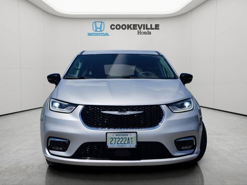 Used 2024 Chrysler Pacifica Touring-L FWD image 4
