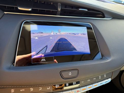 Used 2022 Cadillac XT4 Luxury w/ LPO, Onyx Lite Package image 31