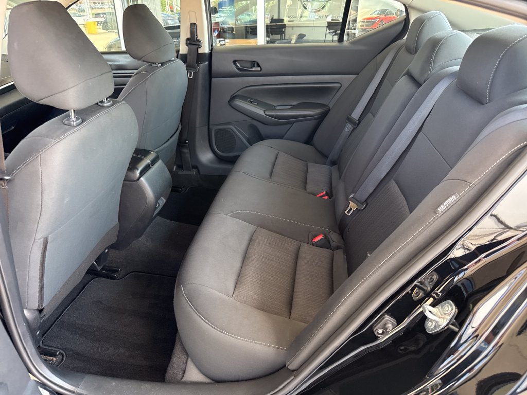 Used 2024 Nissan Altima 2.5 SV FWD image 25