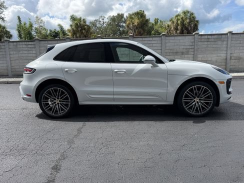 Certified 2024 Porsche Macan AWD/4WD image 7