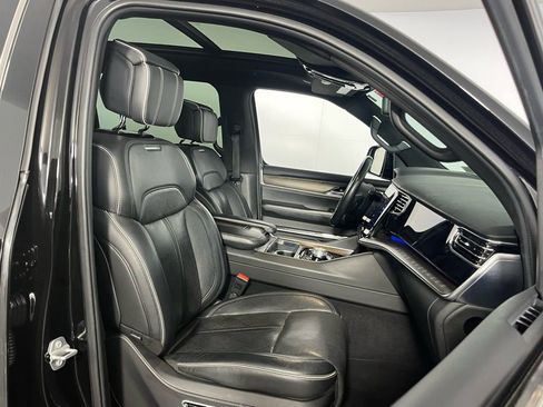 Certified 2022 Jeep Grand Wagoneer Series II w/ Convenience Group III image 28