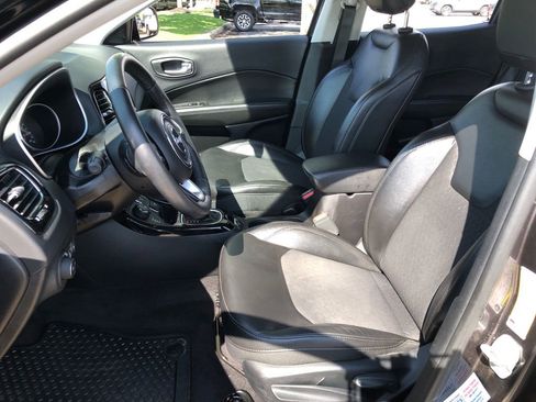 Used 2018 Jeep Compass Latitude AWD/4WD image 23
