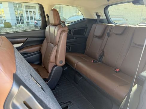 Used 2019 Subaru Ascent Touring w/ Popular Package #2 image 12