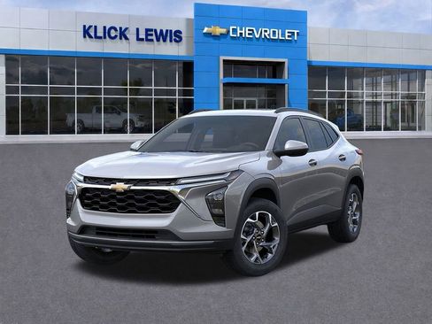New 2026 Chevrolet Trax LT w/ Sunroof Package image 6