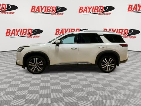 Used 2024 Nissan Pathfinder Platinum w/ Cargo Package AWD/4WD image 5