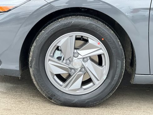 New 2025 Hyundai Elantra SE FWD image 22