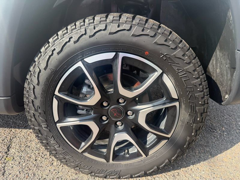 Used 2025 Jeep Compass Trailhawk AWD/4WD image 55