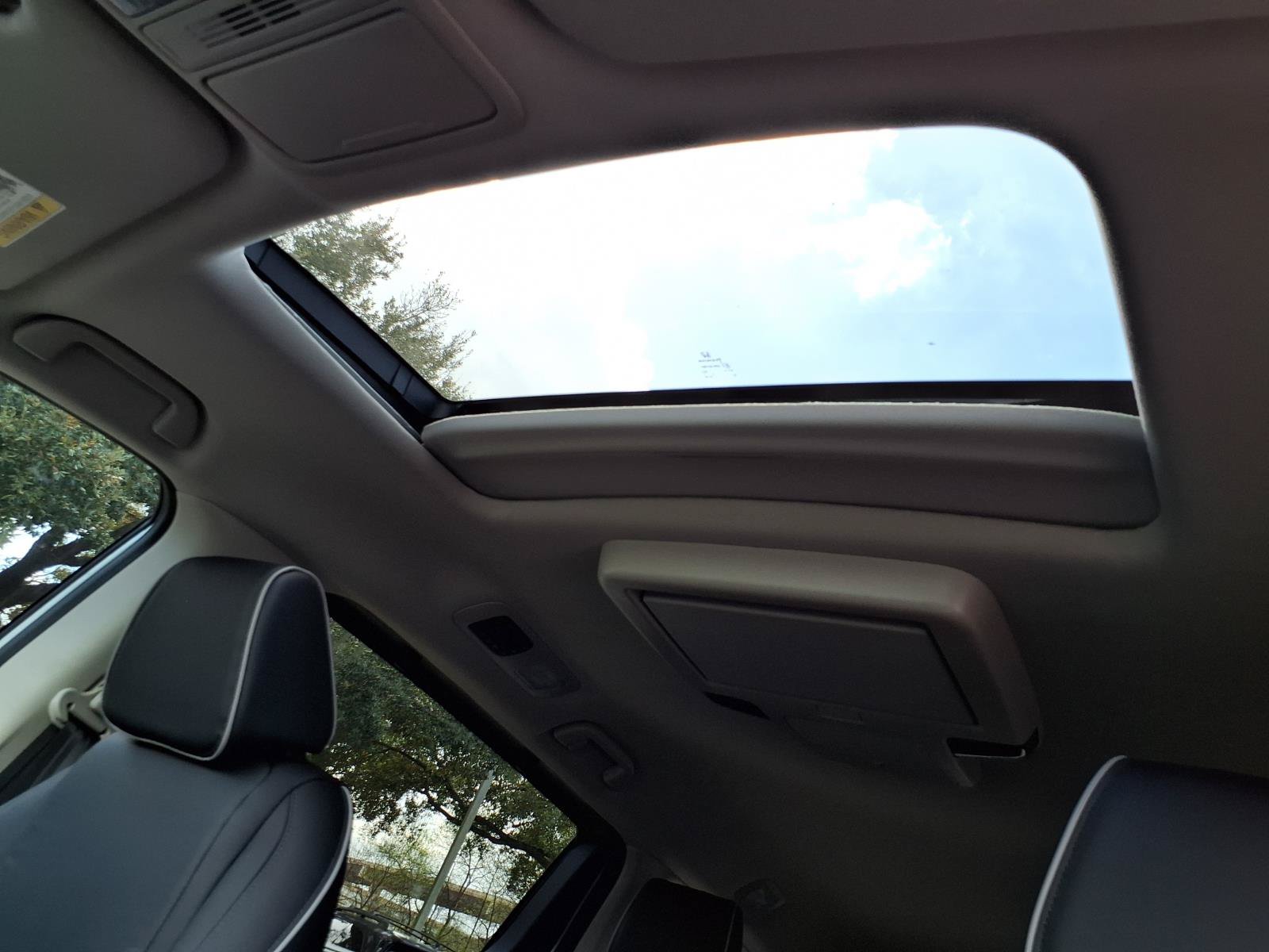 New 2026 Honda Odyssey Touring image 4