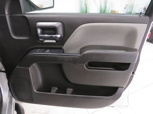 Used 2018 Chevrolet Silverado 1500 Custom w/ Custom Value Package image 25