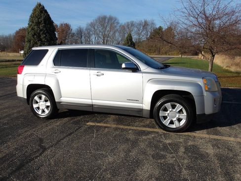 Used 2011 GMC Terrain SLE image 1