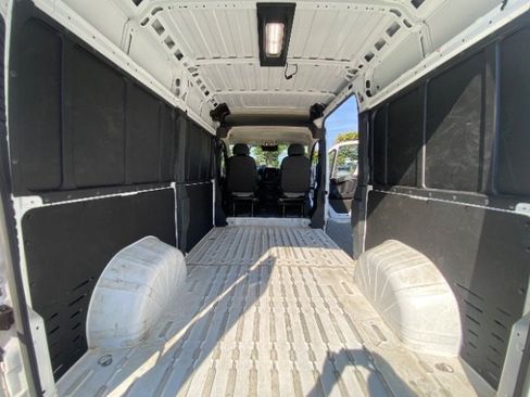 Used 2025 RAM ProMaster 2500 w/ Convenience Group FWD image 11