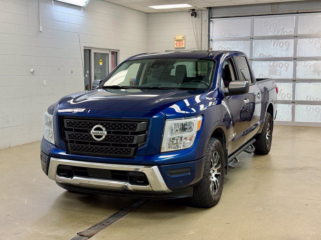 Used 2021 Nissan Titan SV w/ SV Convenience Package AWD/4WD image 3