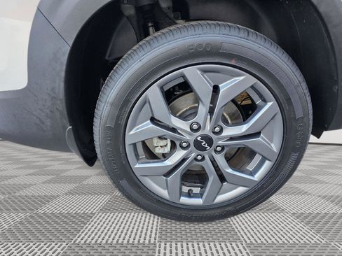 Used 2024 Kia Seltos LX image 26