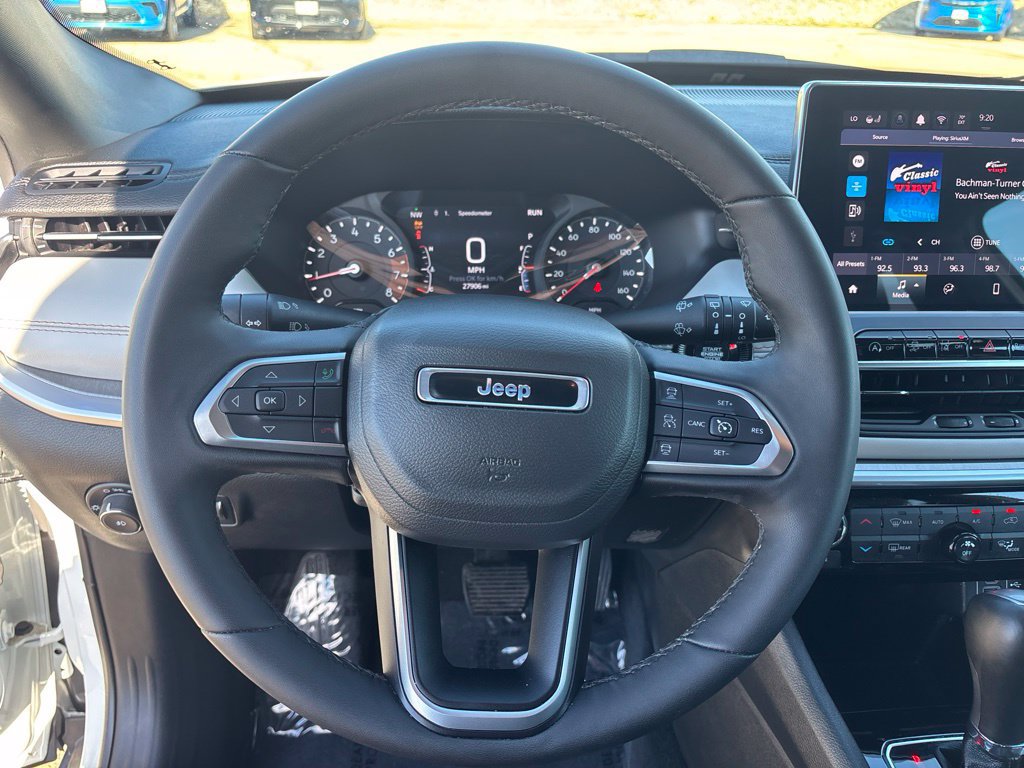 Used 2025 Jeep Compass Limited AWD/4WD image 12