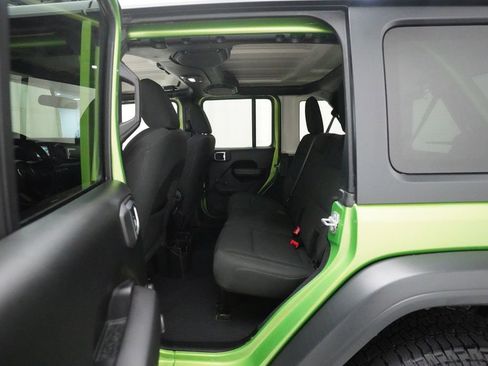 Used 2018 Jeep Wrangler Unlimited Sport AWD/4WD image 15