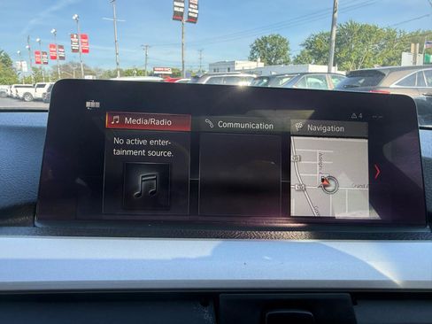 Used 2018 BMW 320i xDrive Sedan AWD/4WD image 15