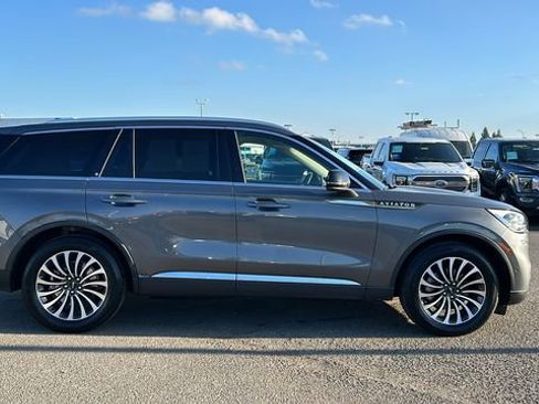 Used 2023 Lincoln Aviator Reserve w/ Equipment Group 201A image 2