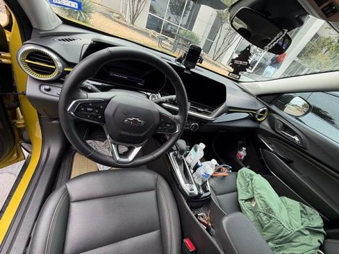 Used 2024 Chevrolet Trax ACTIV w/ Driver Confidence Package image 9