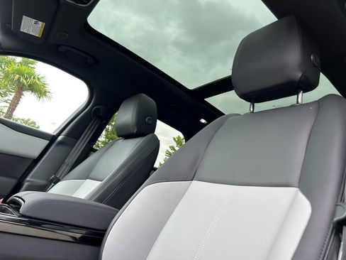 New 2026 Land Rover Range Rover Velar Dynamic SE image 14