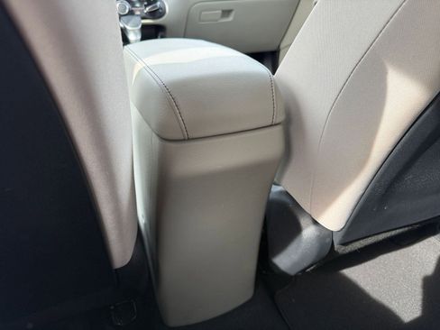 Used 2025 Kia Soul LX w/ LX Technology Package image 23