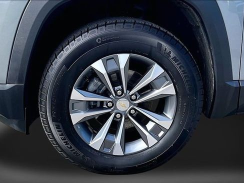 Used 2025 Chevrolet Equinox LT w/ Safety and Technology Package AWD/4WD image 8