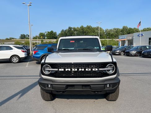 New 2026 Ford Bronco Outer Banks w/ Black Appearance Package AWD/4WD image 3