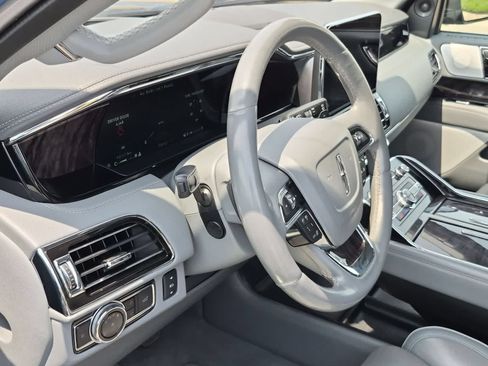 Used 2018 Lincoln Navigator L Reserve w/ Technology Package AWD/4WD image 10