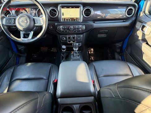 Used 2022 Jeep Wrangler Unlimited Sahara AWD/4WD image 13
