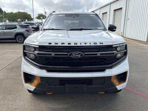 Used 2025 Ford Expedition Tremor image 16