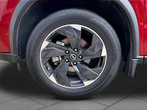Certified 2024 Nissan Rogue SV w/ SV Premium Package FWD image 10