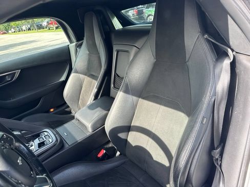 Used 2018 Jaguar F-TYPE Convertible RWD image 10