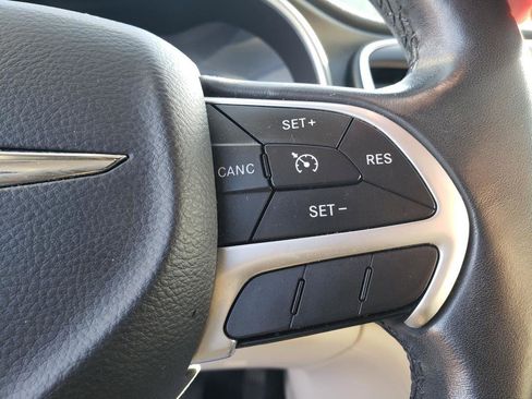 Used 2015 Chrysler 200 Limited w/ Convenience Group image 31