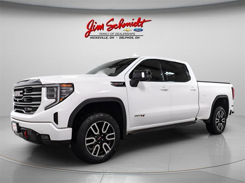 Used 2022 GMC Sierra 1500 AT4 w/ AT4 Premium Package image 3