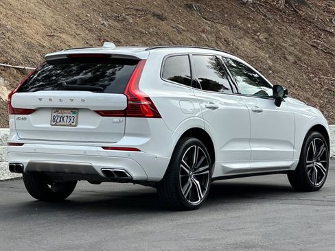 Used 2021 Volvo XC60 T8 R-Design w/ Advanced Package AWD/4WD image 4