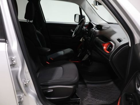 Used 2015 Jeep Renegade Trailhawk image 22
