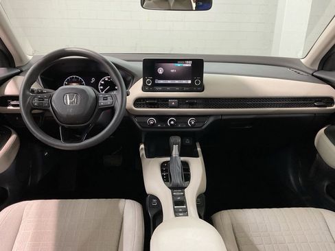 Used 2023 Honda HR-V LX image 6