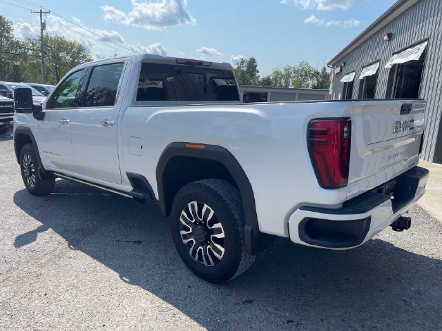 Used 2024 GMC Sierra 2500 Denali Ultimate AWD/4WD image 7