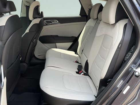 New 2026 Kia Sportage SX FWD image 11