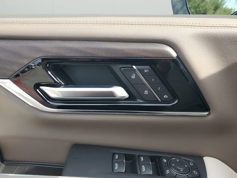 New 2026 GMC Yukon Denali w/ Sun & Power Step Package image 27